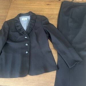 Le Suit Black Ruffled Collar Pant Suit
